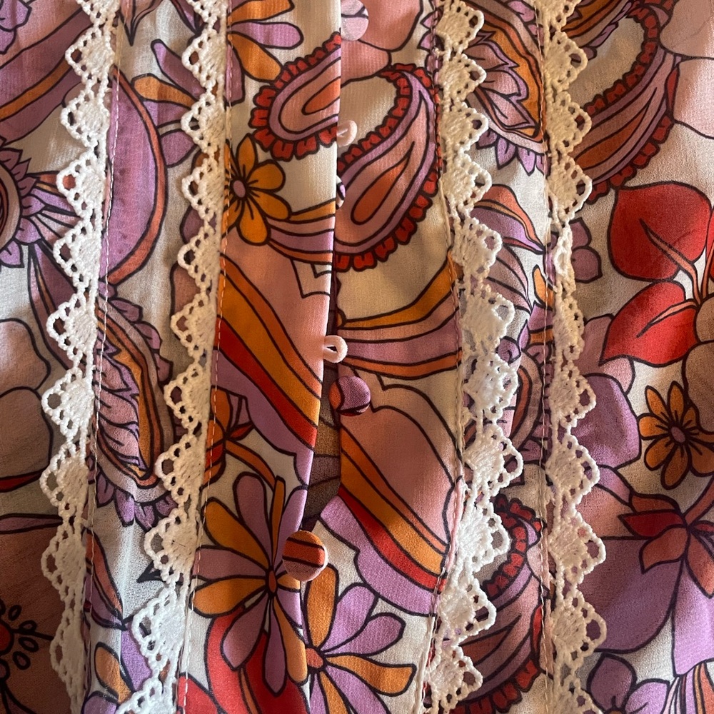 Seven Wonders sheer top size large - Picture 3 of 5